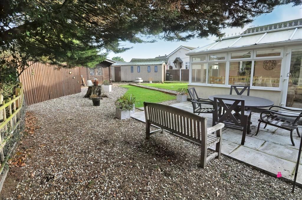 Lynton Road, Hadleigh 2 bed semidetached bungalow for sale £410,000