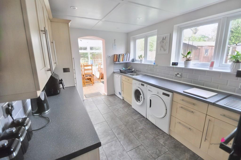 Lynton Road, Hadleigh 2 bed semidetached bungalow for sale £410,000