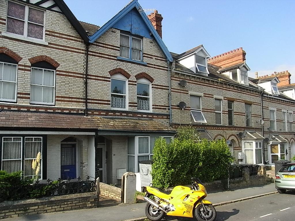 Sticklepath Terrace, Barnstaple Studio £375 pcm (£87 pw)