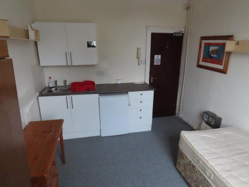 Sticklepath Terrace, Barnstaple Studio £375 pcm (£87 pw)