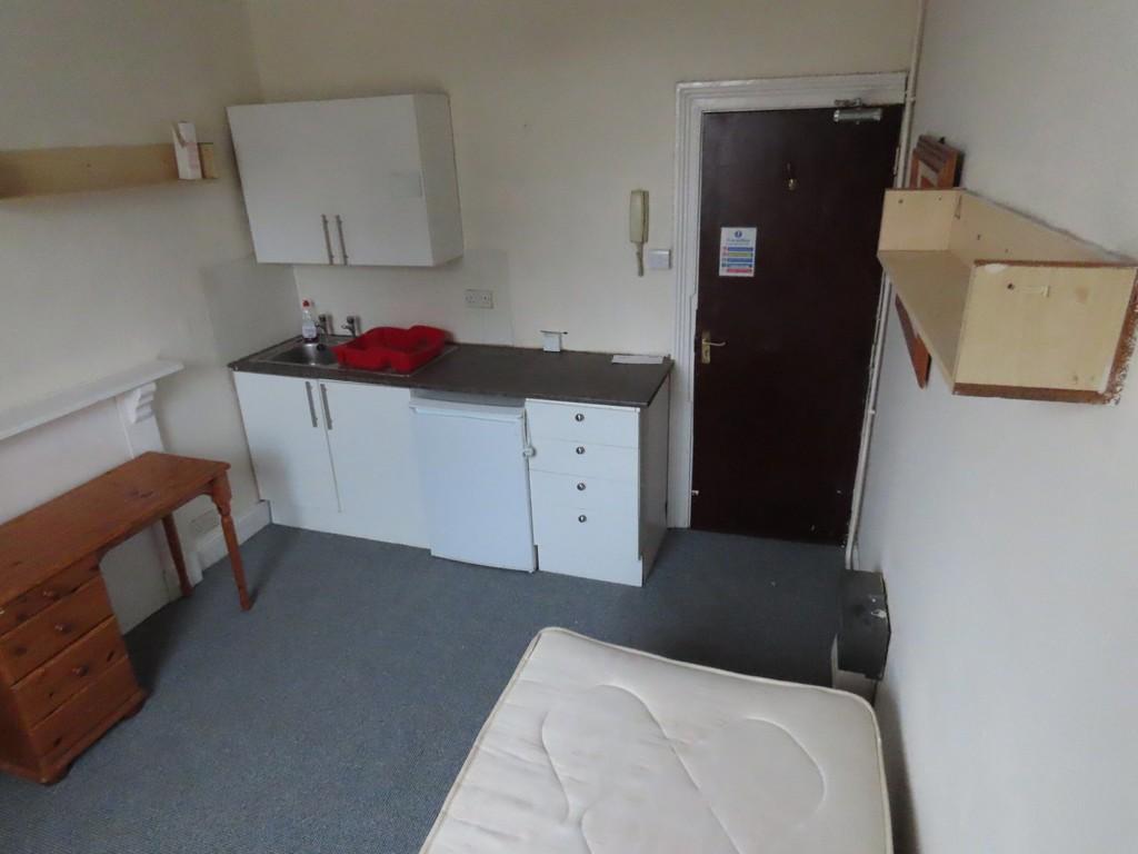 Sticklepath Terrace, Barnstaple Studio £375 pcm (£87 pw)