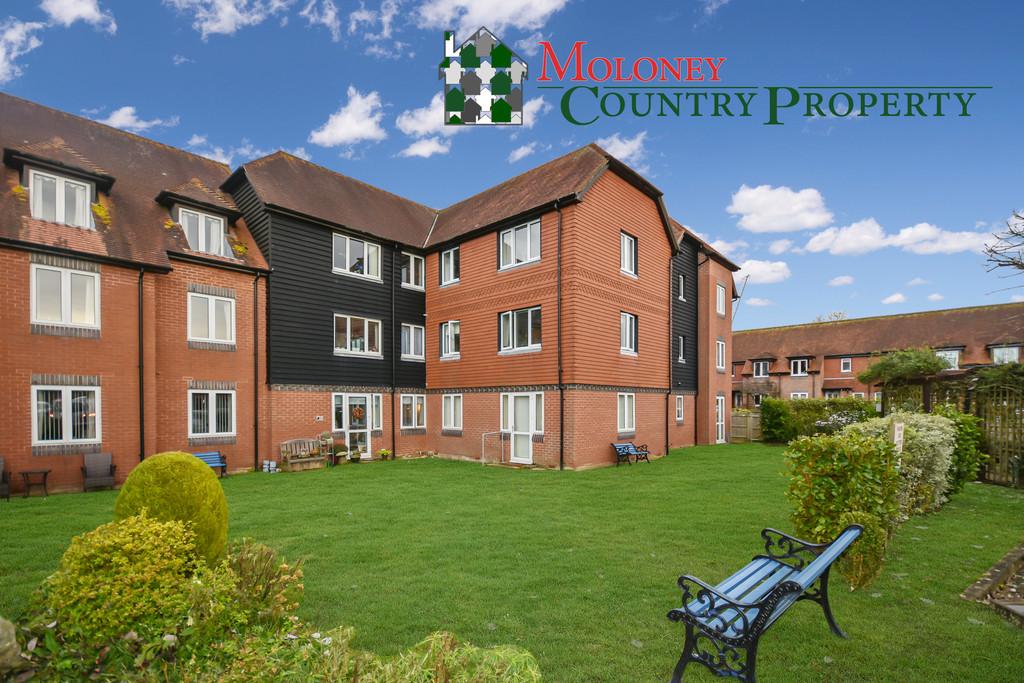 Tenterden, Kent TN30 1 bed apartment for sale £195,000
