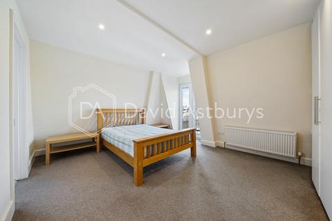 3 bedroom apartment to rent, Camden Road, Holloway Islington, London