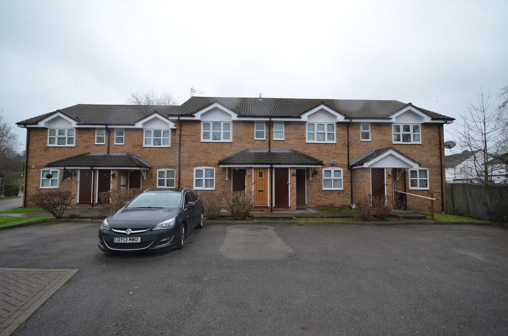 Christchurch Avenue, Harrow 1 bed ground floor flat £1,250 pcm (£288 pw)