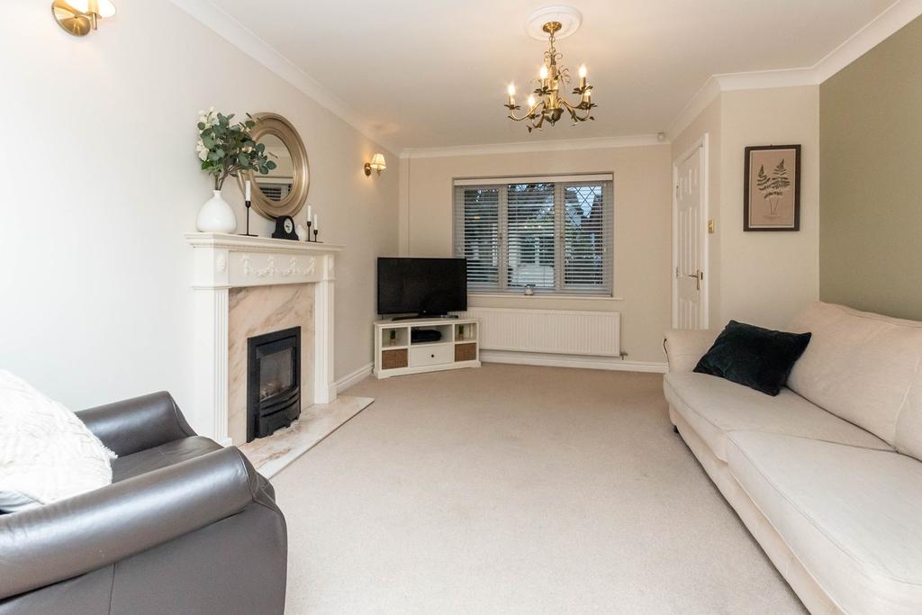 Broadwell Drive, Leigh, WN7 3 bed detached house £342,500
