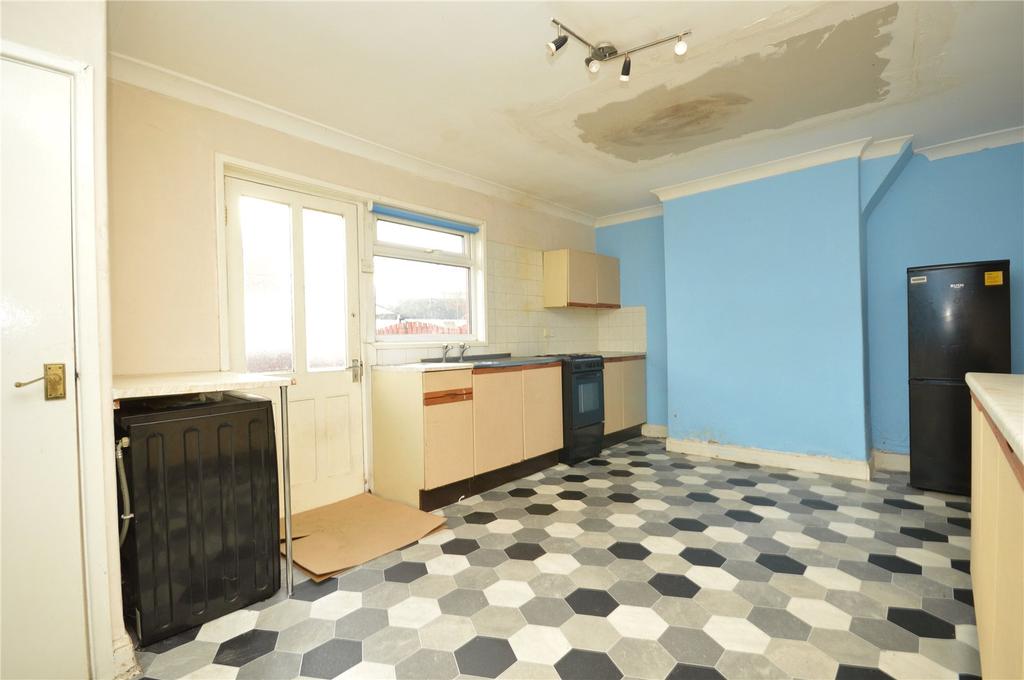 Grovehall Road, Leeds, West Yorkshire 3 bed terraced house £139,995
