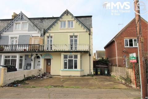 7 bedroom semi-detached house for sale - Edith Road, Clacton-on-Sea