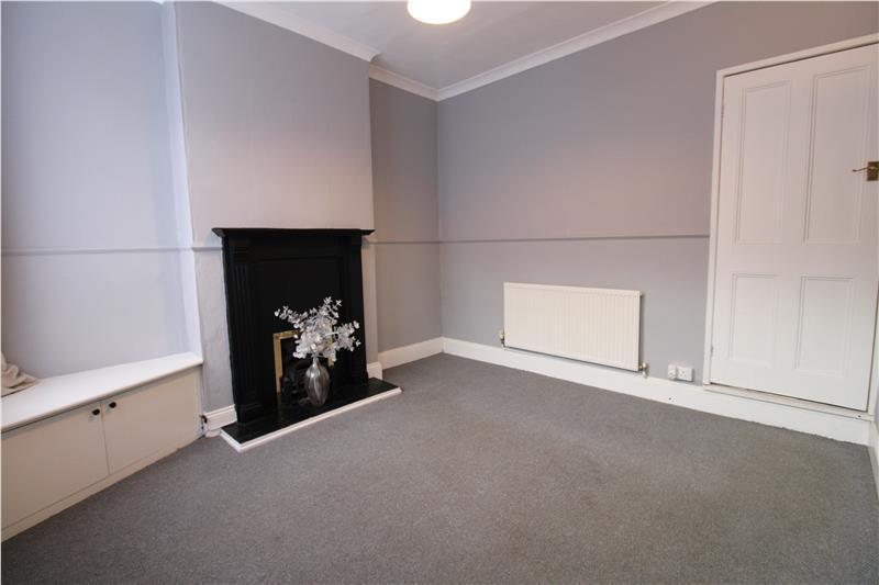 Princess Road, Hinckley... 2 bed terraced house £750 pcm (£173 pw)