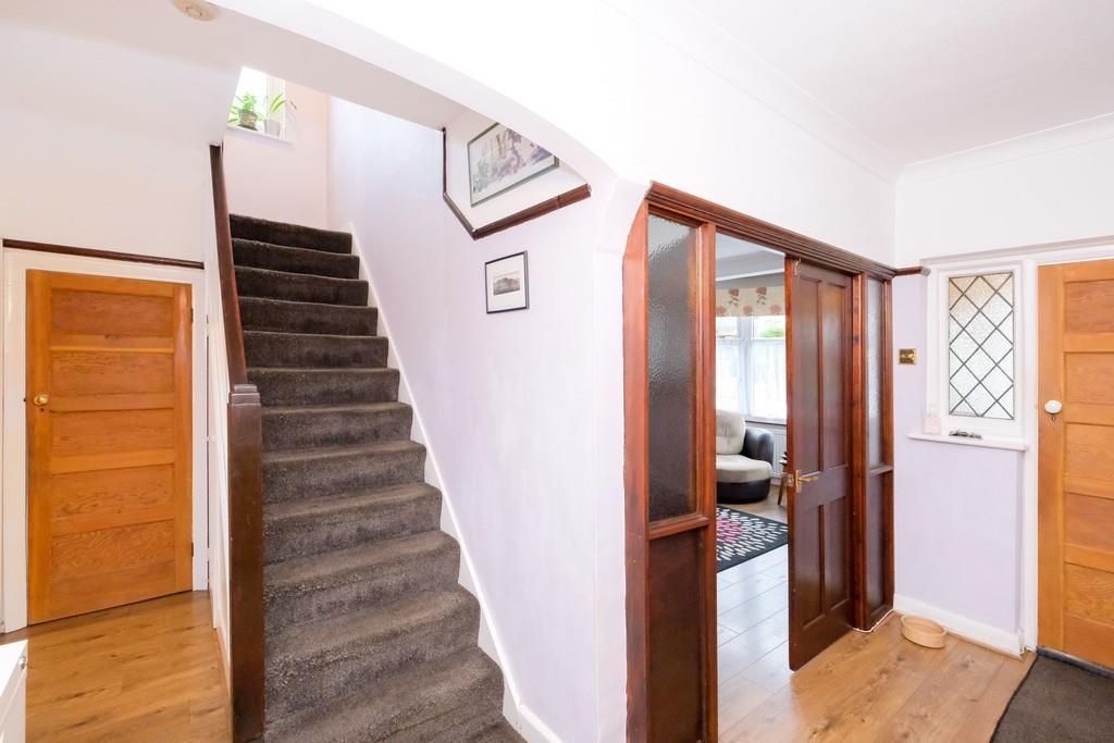 The Bramblings, Chingford 3 bed semidetached house £725,000