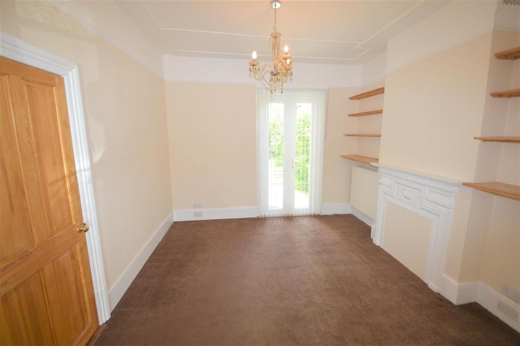 Baron Road, Dagenham RM8 3 bed house £1,500 pcm (£346 pw)