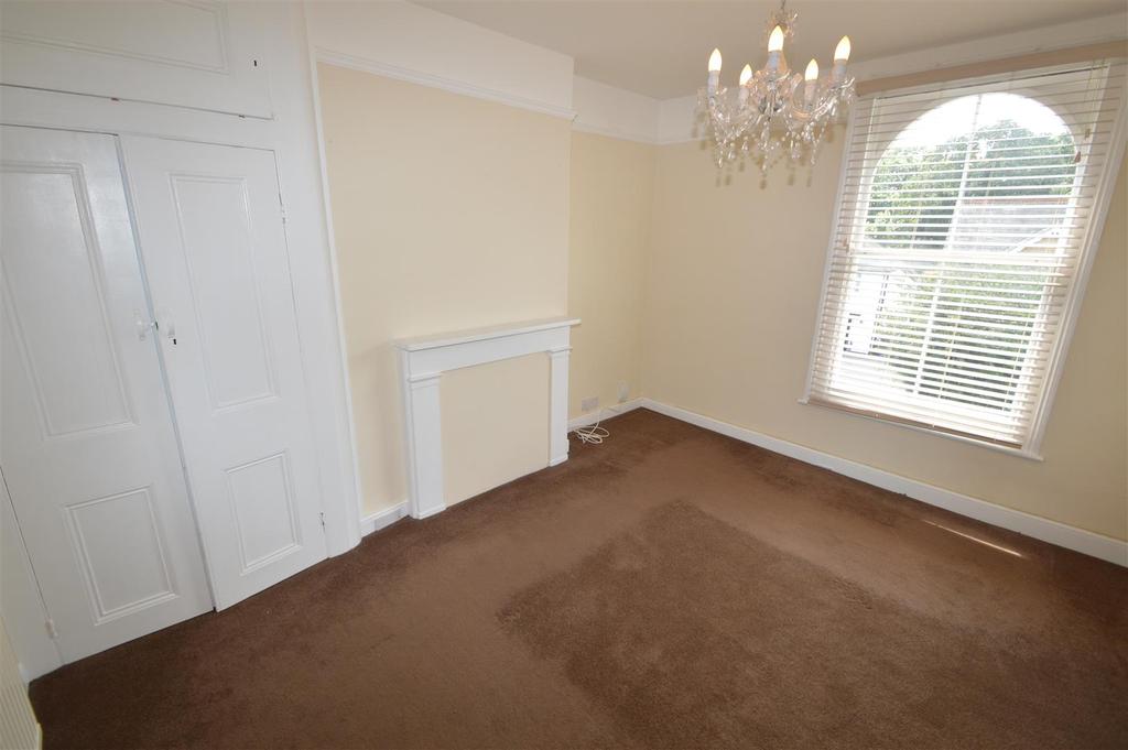 Baron Road, Dagenham RM8 3 bed house £1,500 pcm (£346 pw)