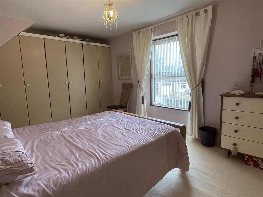 Bedroom 1: