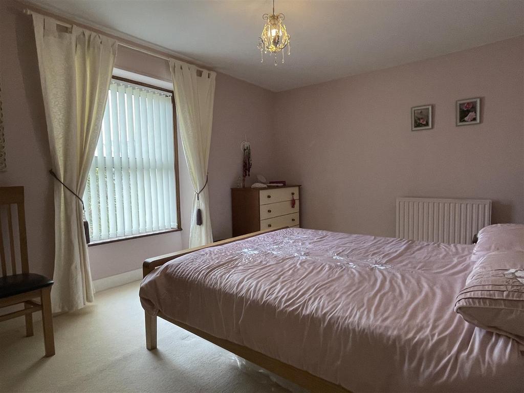 Bedroom 1: