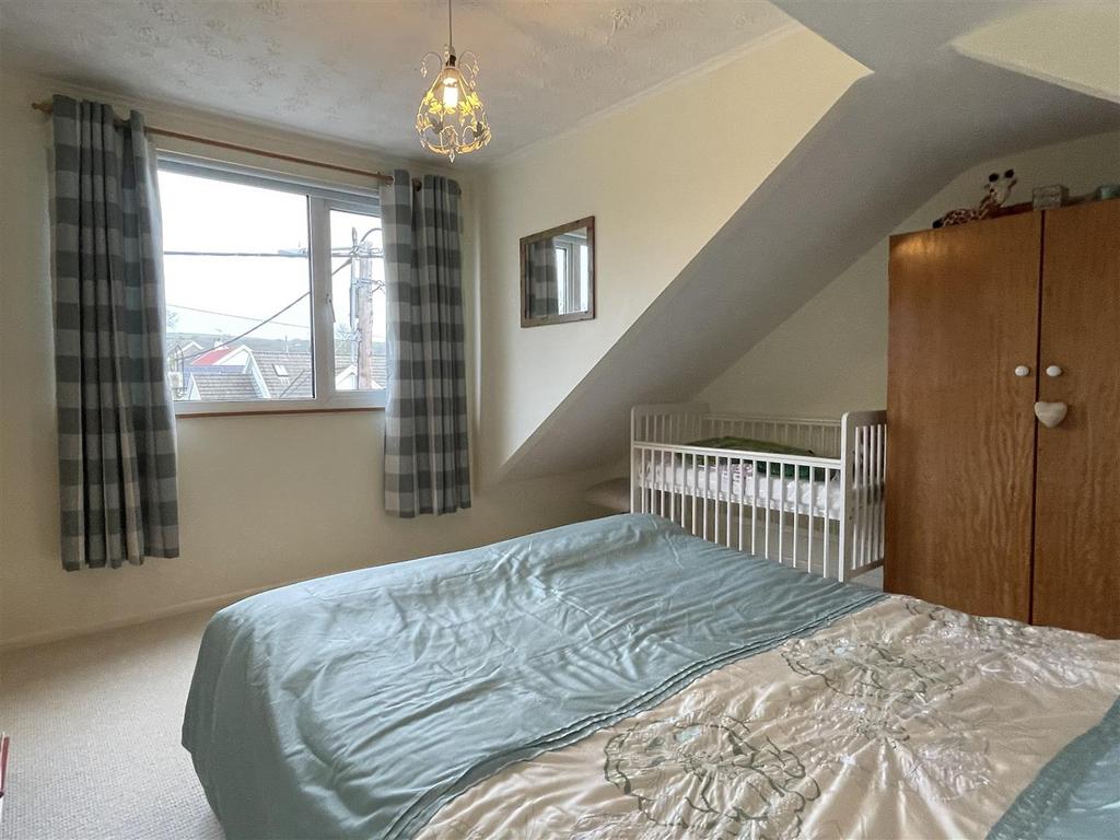 Bedroom 3: