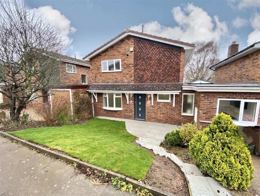 Deansberry Close, Trentham 3 bed detached house for sale £365,000