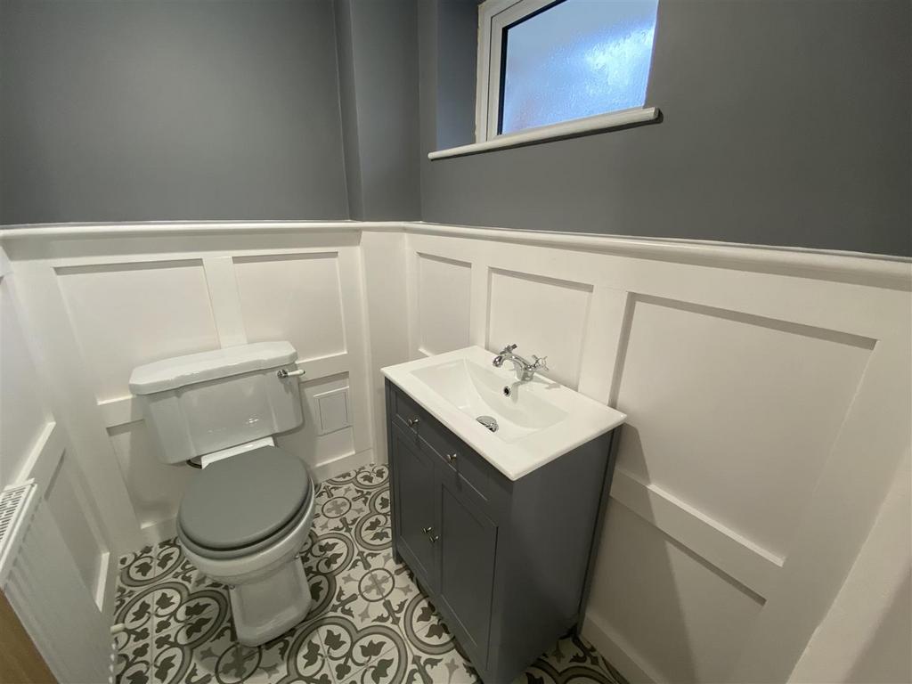 Cloakroom &amp; WC