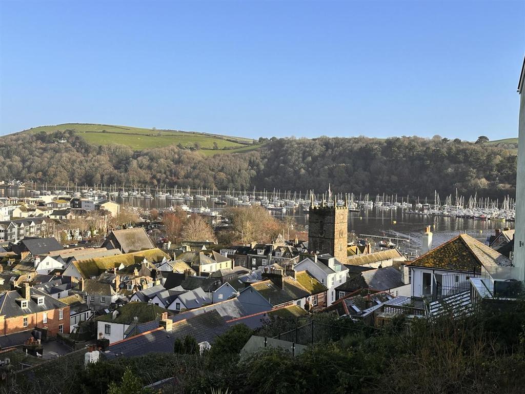 Crowthers Hill, Dartmouth 2 bed semidetached house £900 pcm (£208 pw)