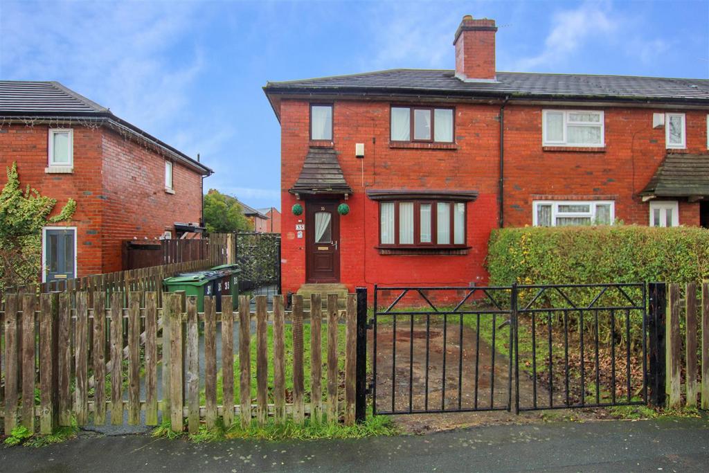 Sissons Grove, Middleton, Leeds 3 bed townhouse for sale £130,000