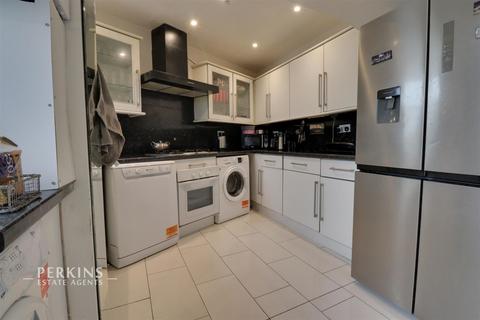 4 bedroom end of terrace house for sale, Greenford, UB6