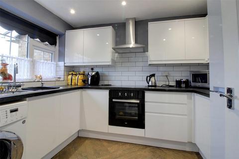 4 Bulstrode Avenue, Dereham, NR19 1EU