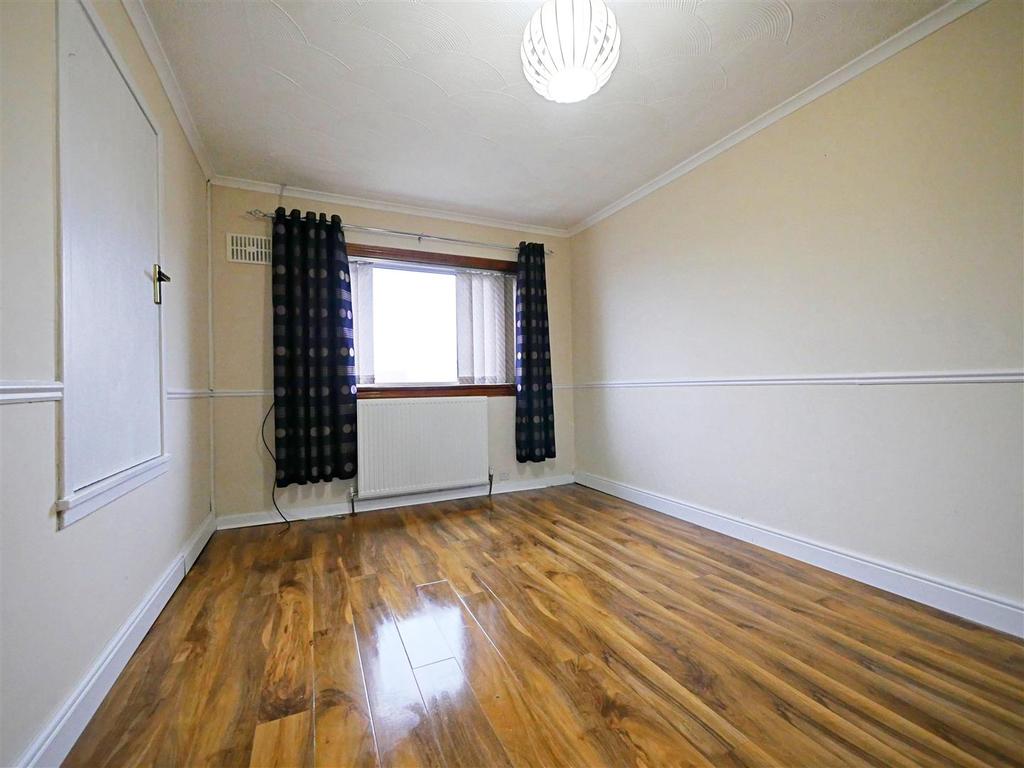 Kirkshaws Avenue, Coatbridge 3 bed terraced house £795 pcm (£183 pw)