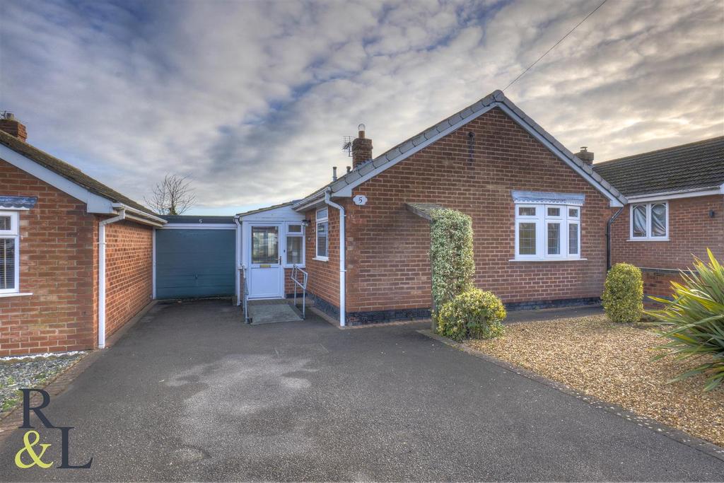 Elm Close, Keyworth, Nottingham 2 bed detached bungalow £325,000