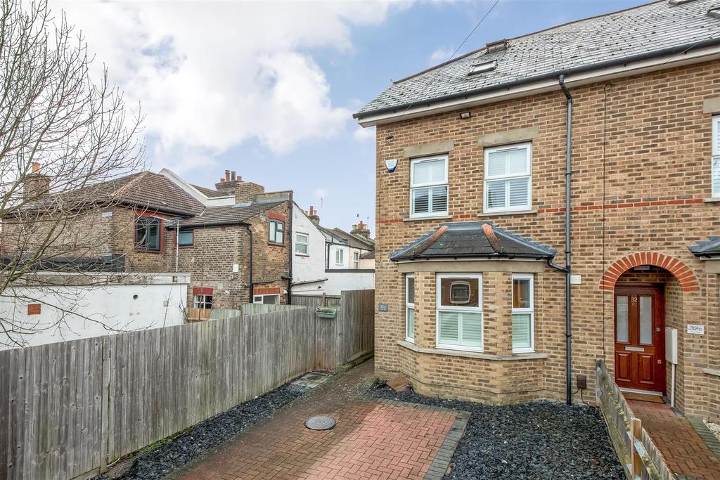 Pope Road, Bromley 4 bed end of terrace house for sale £550,000
