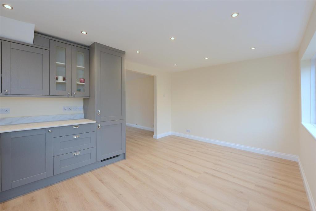 Lythwood Road, Bayston Hill, Shrewsbury 3 bed semidetached house £