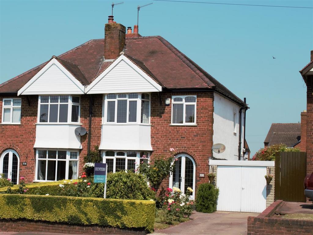 Brettell Lane, Stourbridge, DY8 4BG 3 bed semidetached house £265,000