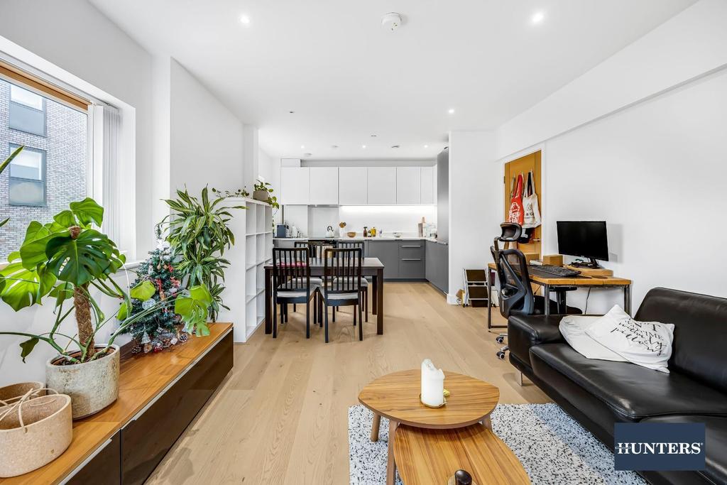 Flat 1  167-169 Kingsland Road-5.jpg