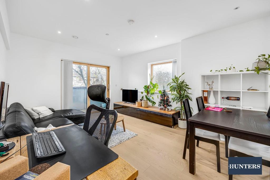 Flat 1  167-169 Kingsland Road-4.jpg