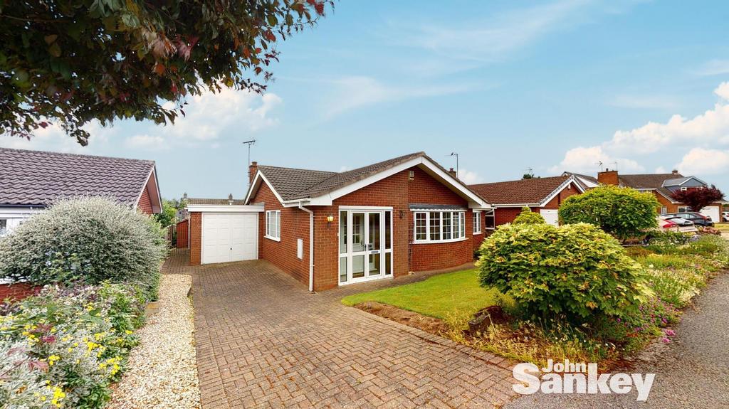 Clumber Avenue, Edwinstowe, Mansfield 2 bed detached bungalow £250,000