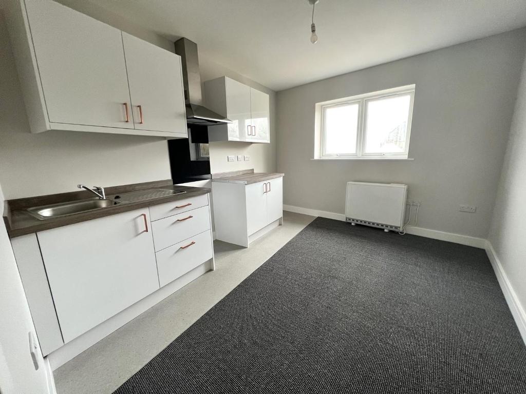Montpelier Road, 1 bed flat £550 pcm (£127 pw)