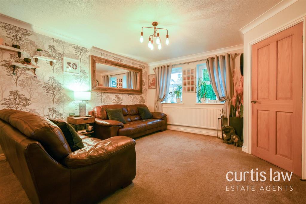 Collingwood, Clayton Le Moors... 3 bed end of terrace house £180,000