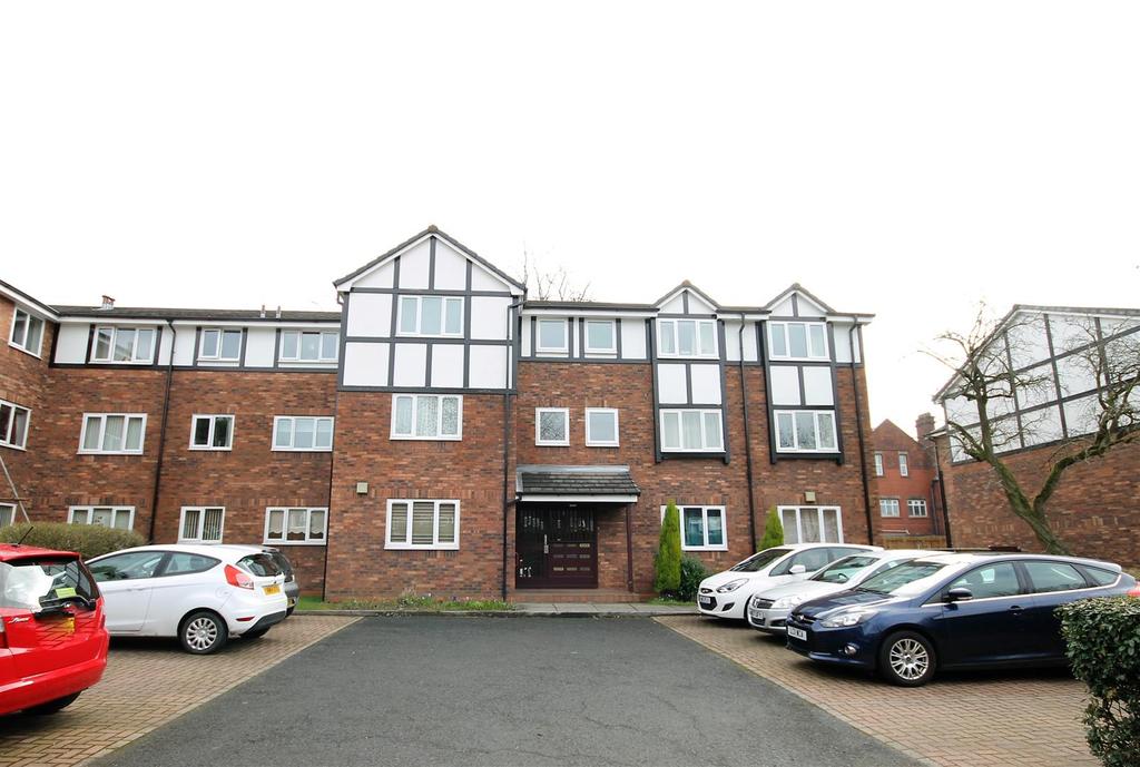 Cranford House, Half Edge Lane, Monton 2 bed apartment £850 pcm (£196 pw)