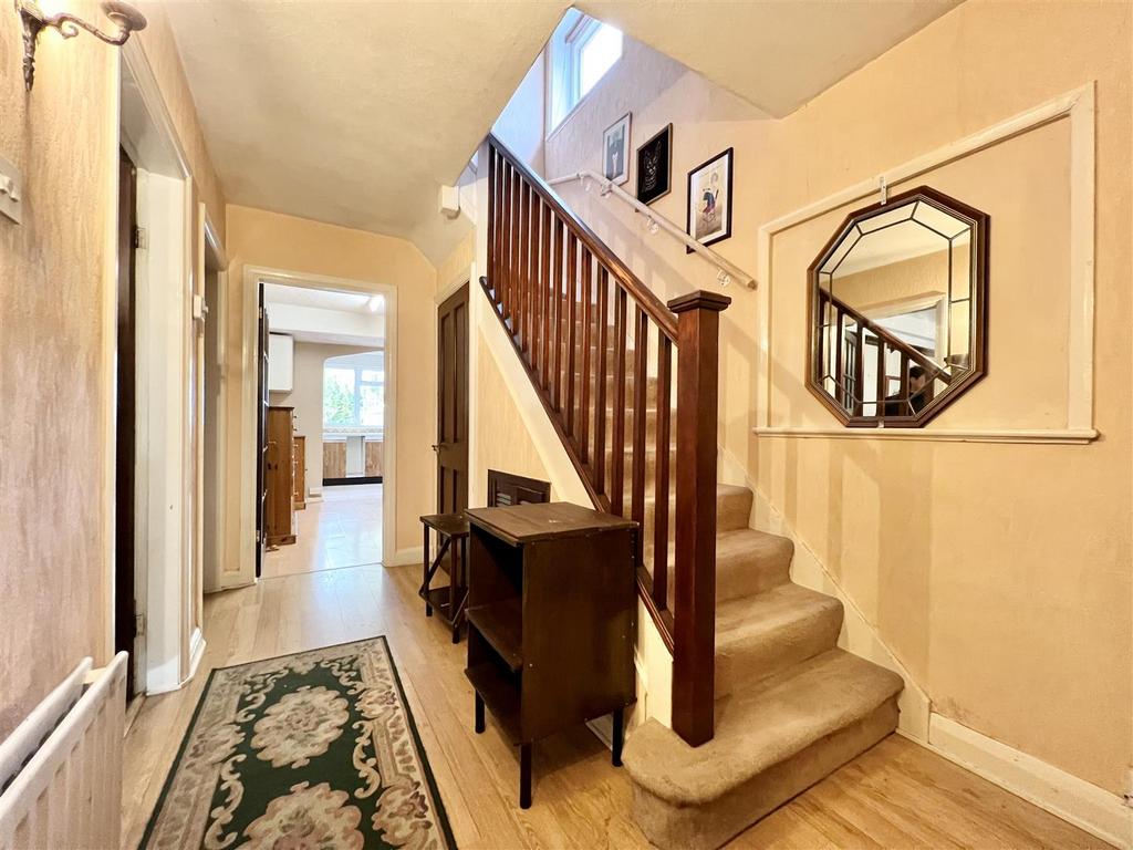 Kidderminster Road South, Hagley, Stourbridge 3 bed semidetached house