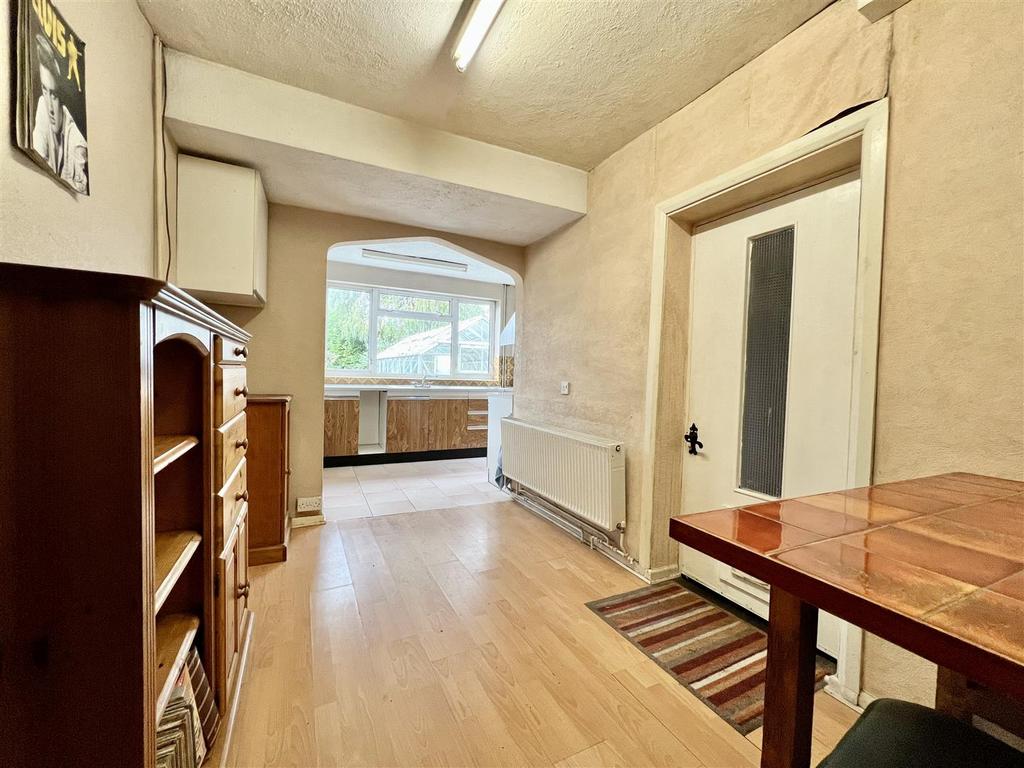 Kidderminster Road South, Hagley, Stourbridge 3 bed semidetached house