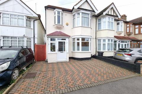 4 bedroom house for sale - Fairfield Road, Ilford