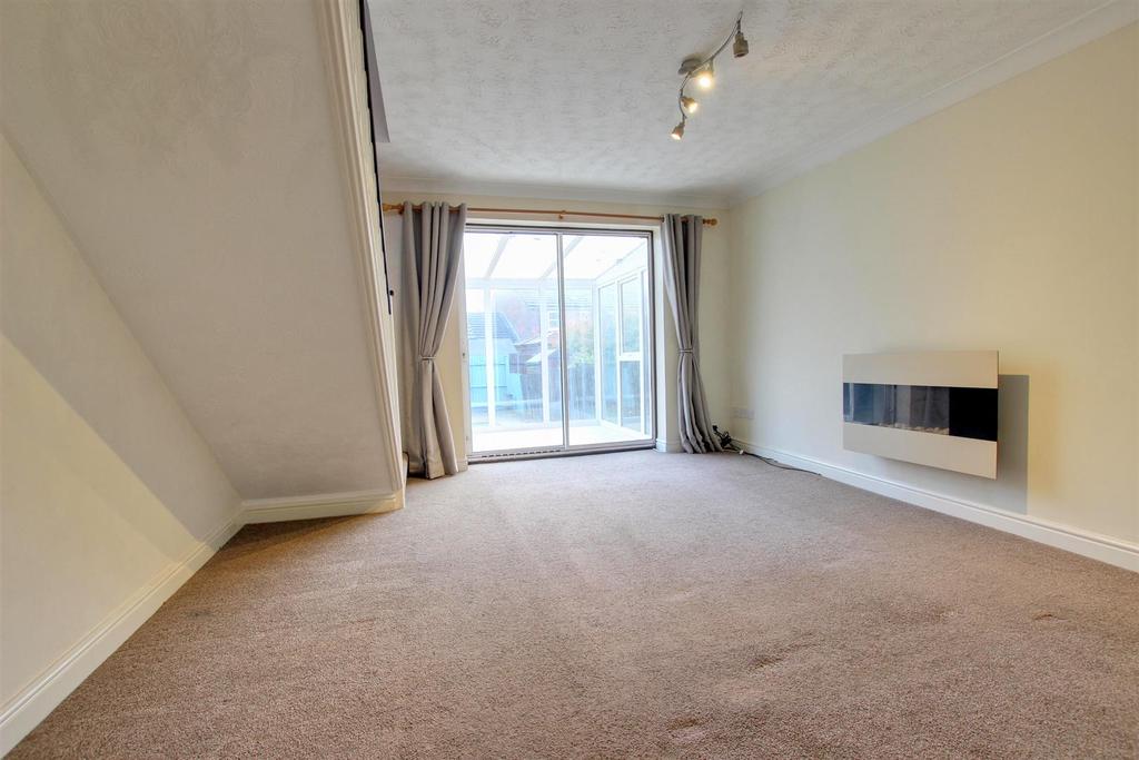 Wingfield Way, Beverley 2 bed house £625 pcm (£144 pw)