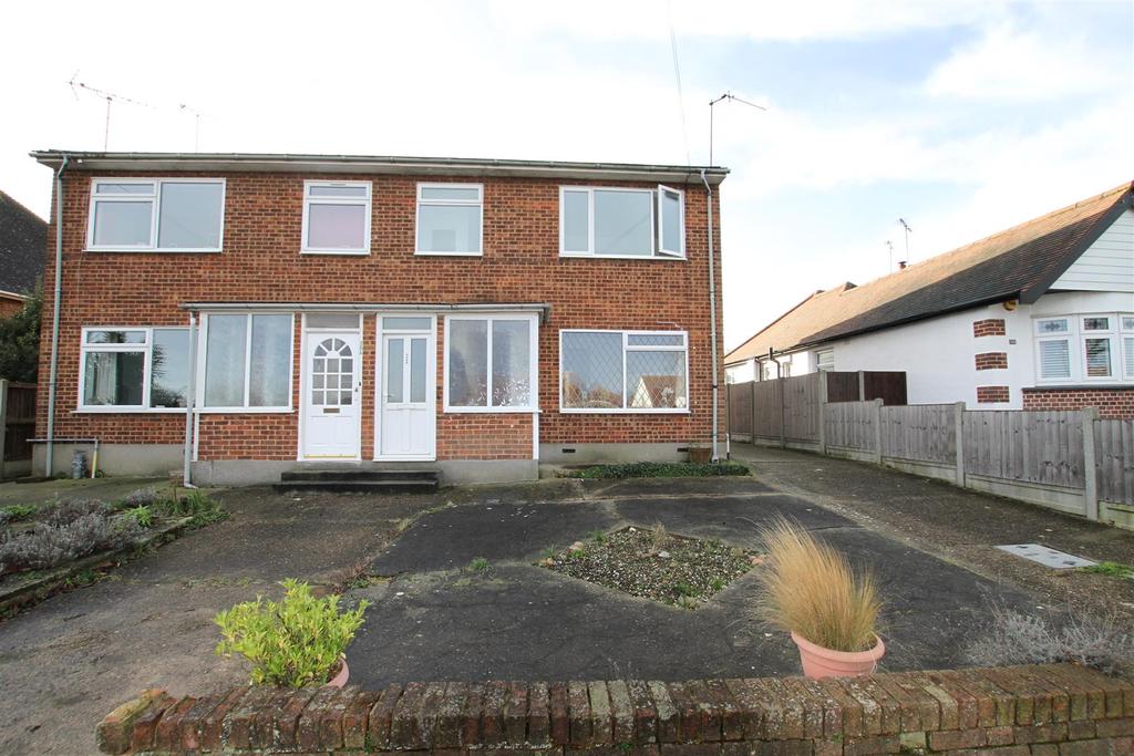 Highlands Boulevard, LeighOnSea 2 bed flat £1,200 pcm (£277 pw)