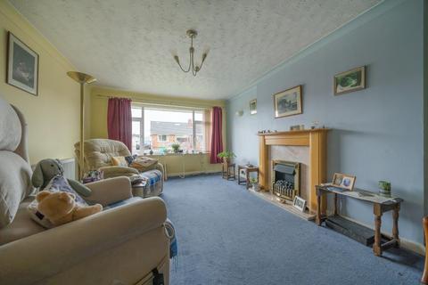 3 bedroom semi-detached bungalow for sale - The Crescent, Netherton, Wakefield