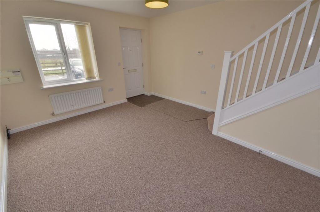 Walton Heights, Liversedge, WF15 2 bed townhouse £700 pcm (£162 pw)