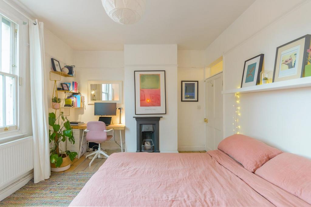 EUNEVAYREBESOR10 - Bedroom G.jpg