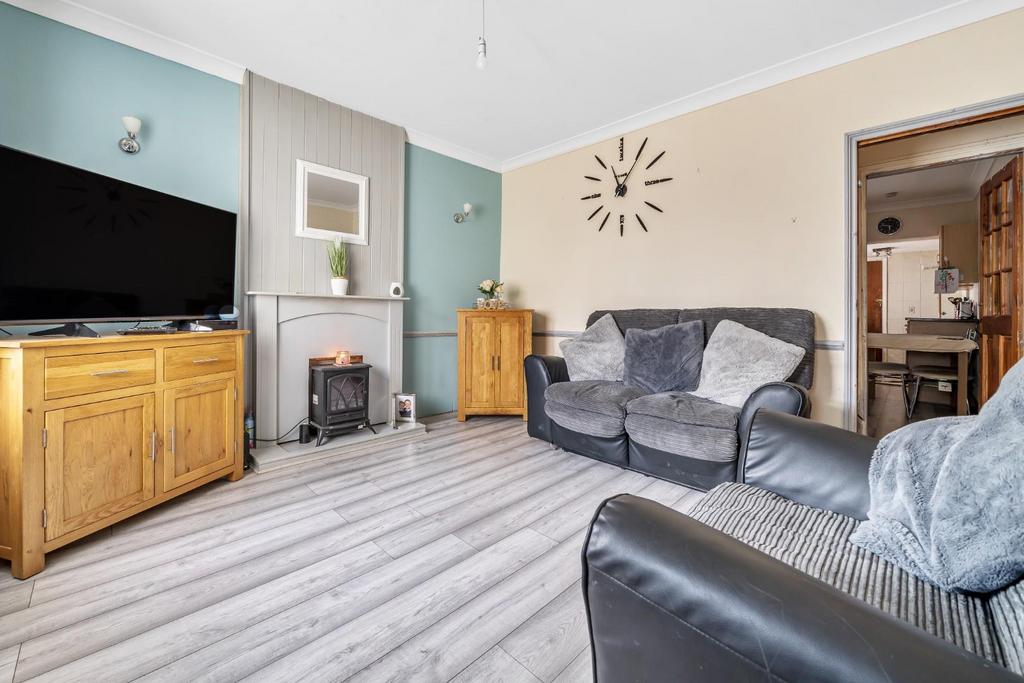 Nelson Road, Gillingham 2 bed terraced house £250,000