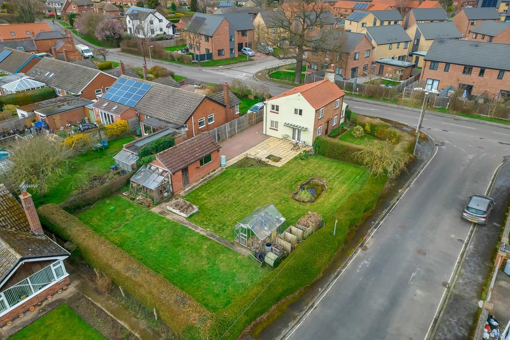 84 Station Road, Collingham, Newark 2 bed cottage for sale £300,000