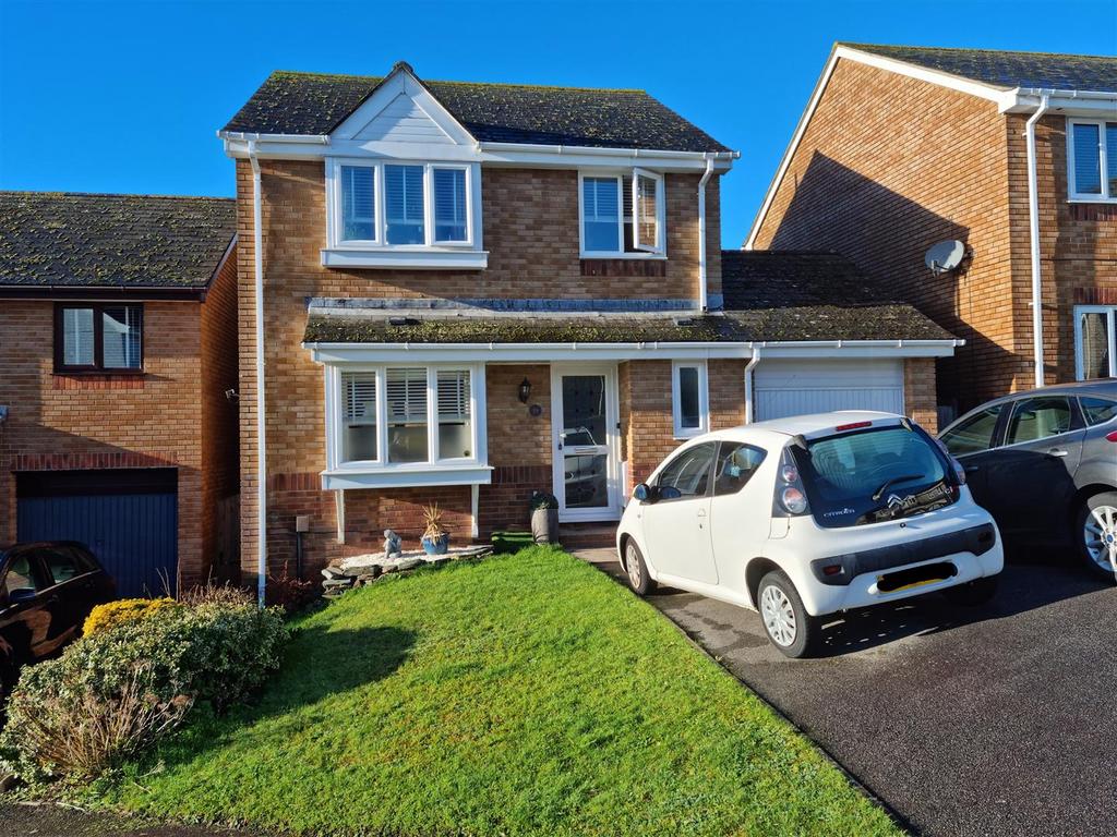 Hearl Road, Latchbrook, Saltash 3 bed detached house £318,500