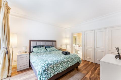 4 bedroom flat to rent, Queens Gate, SW7