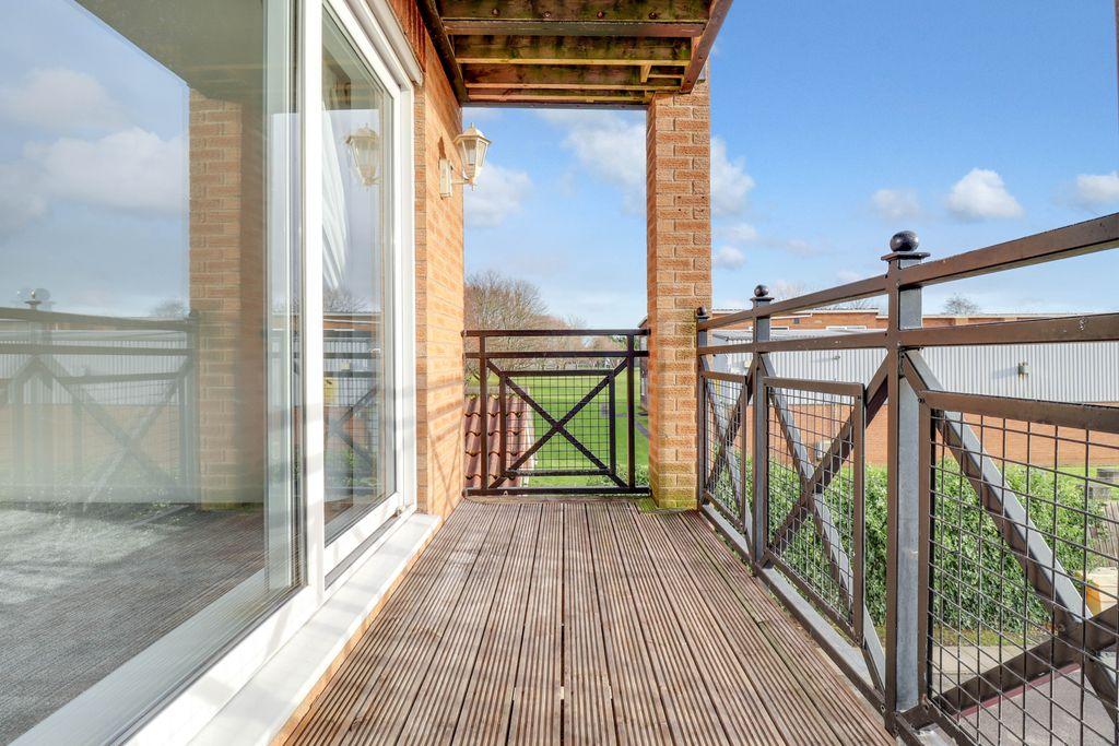 Cherry Tree Walk, Knottingley, Pontefract WF11 0LE 1 bed apartment £