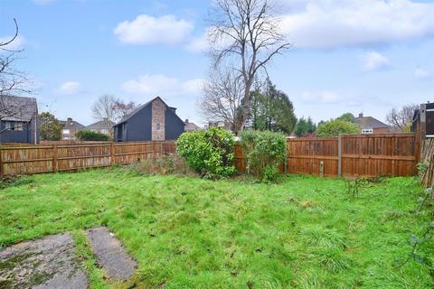 2 bedroom maisonette for sale, Meadow Way, Reigate, Surrey