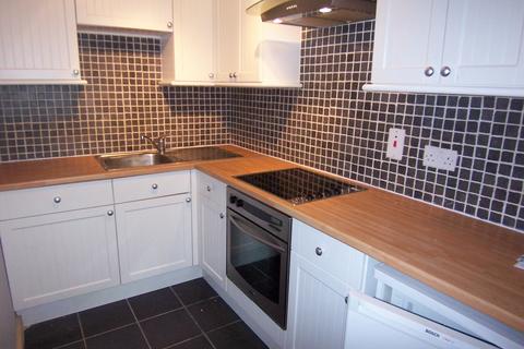 Studio to rent, Crawley Court, West Street, Gravesend, Kent, DA11 0BE